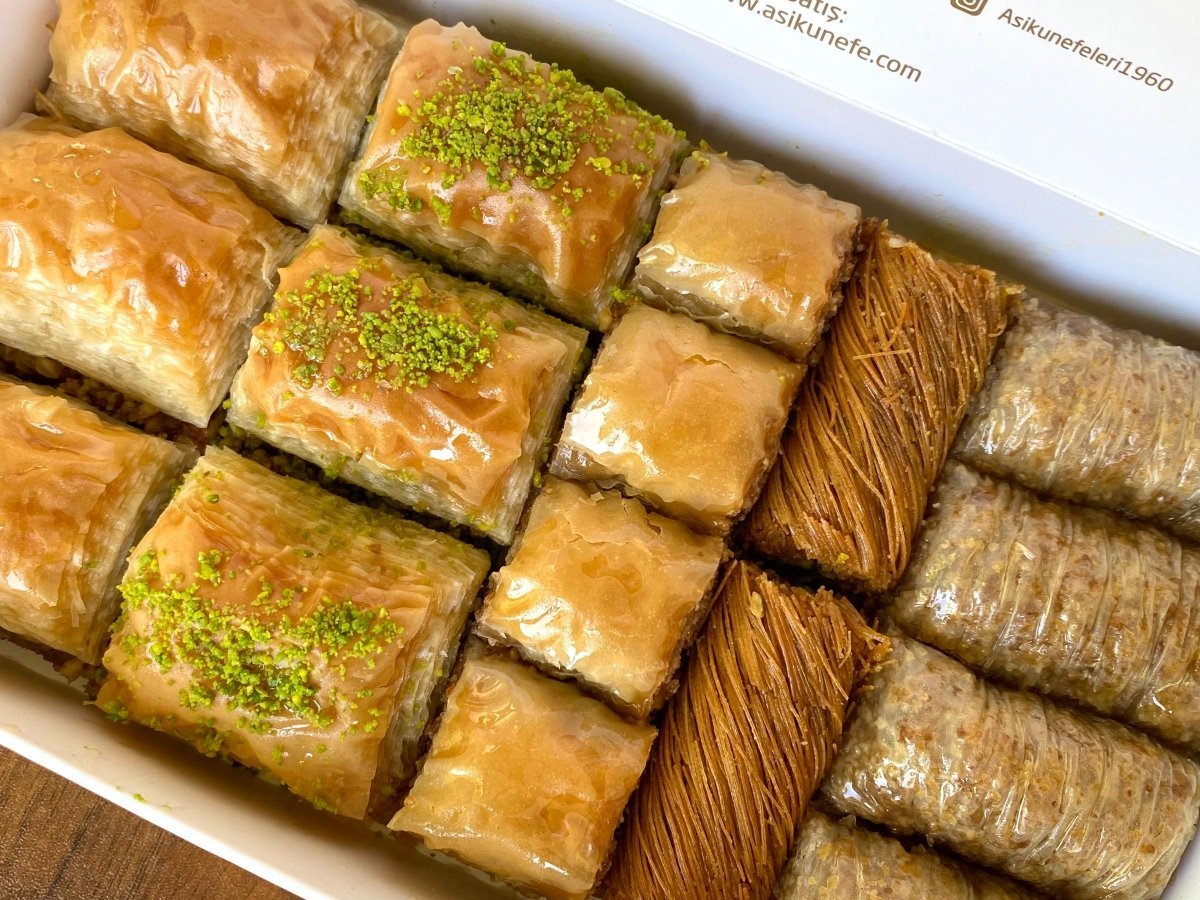 Asi | Assorted Baklava with Pistachio and Walnut - Aladdin Business