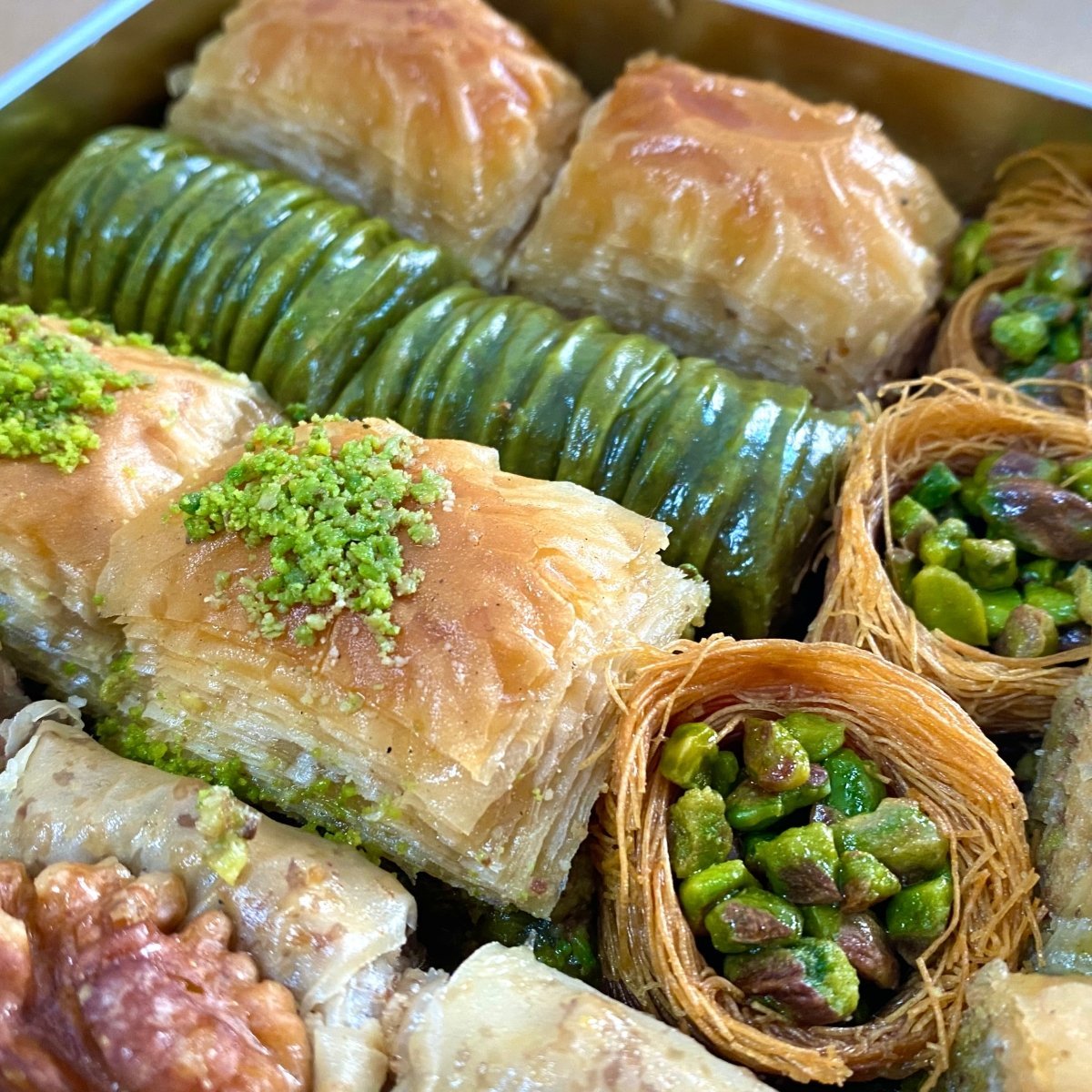 Asi | Assorted Pistachio and Walnut Baklava in Gift Metal Box - Aladdin Business