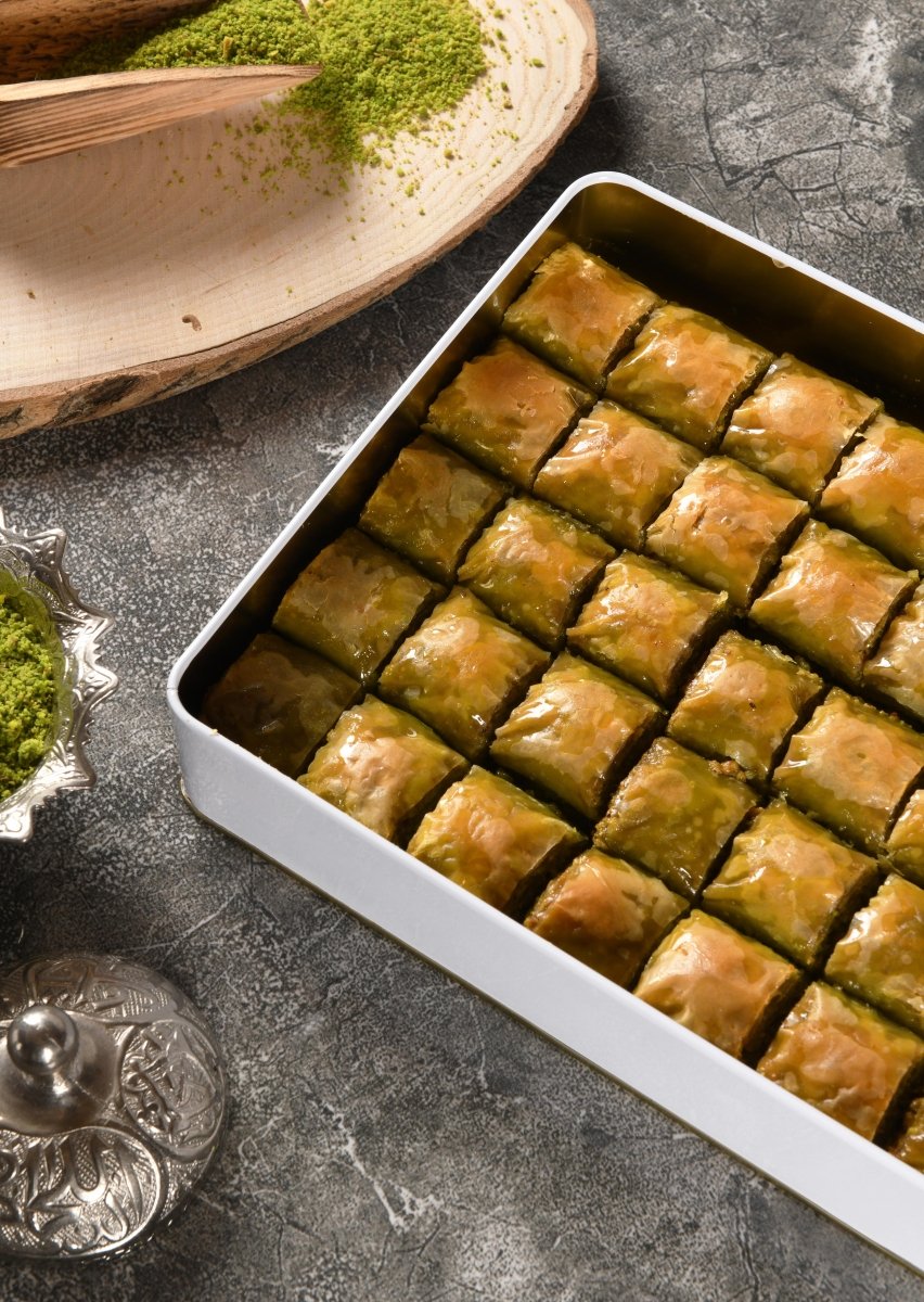 Asi | Special Mini Baklava with Pıstachio in Gift Metal Box - Aladdin Business