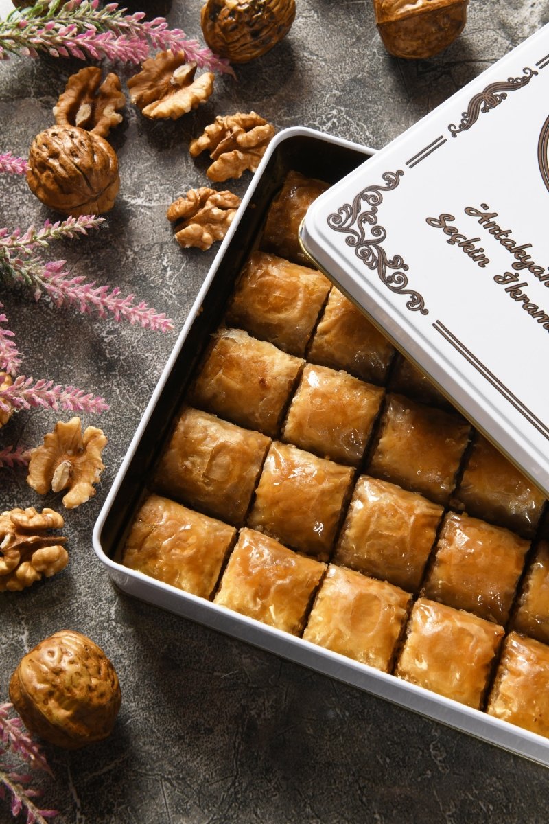 Asi | Special Mini Baklava with Walnut in Gift Metal Box - Aladdin Business