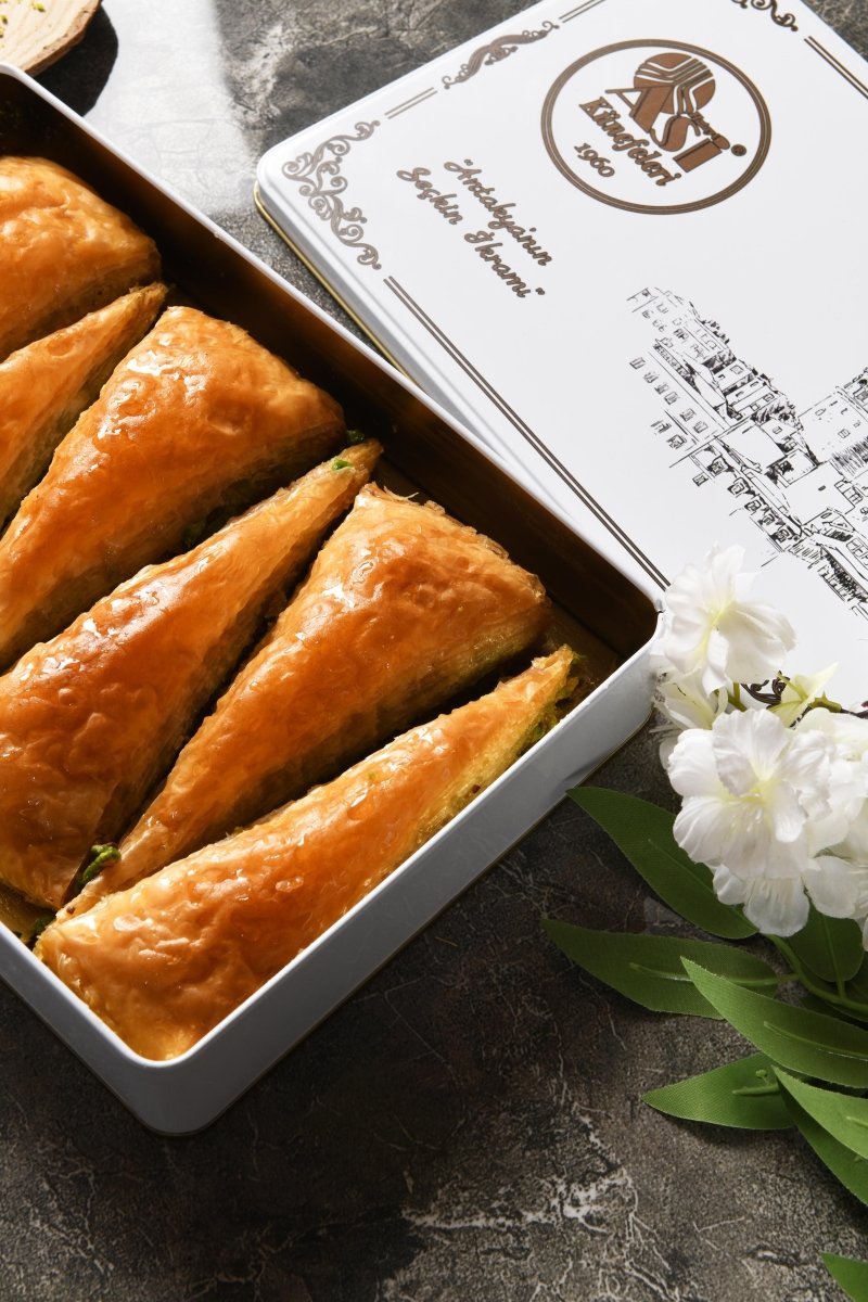Asi | Carrot Slice Baklava with Pistachio in Gift Metal Box - Aladdin Business