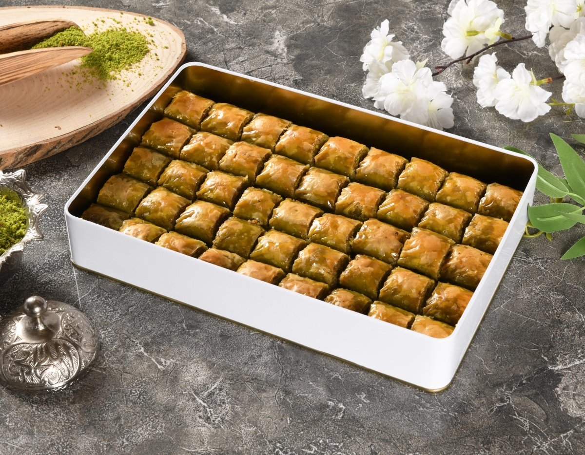 Asi | Special Mini Baklava with Pıstachio in Gift Metal Box - Aladdin Business